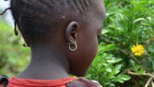 9E083CC7-8BA0-45AD-9E00-0CAED57945F6-1-e1694605745966 petite fille